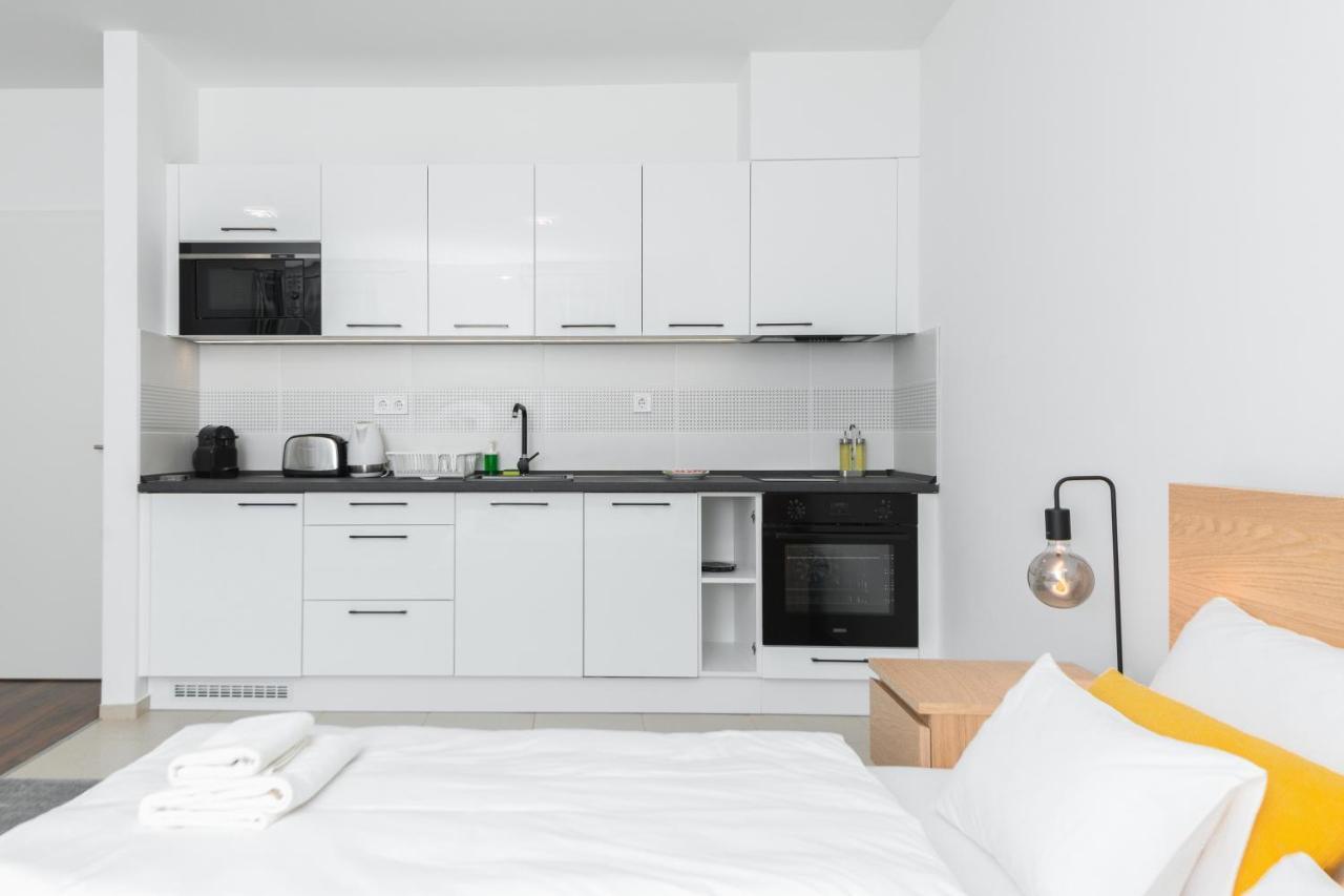 Westside Apartments By Urbanrent Budapest Eksteriør billede